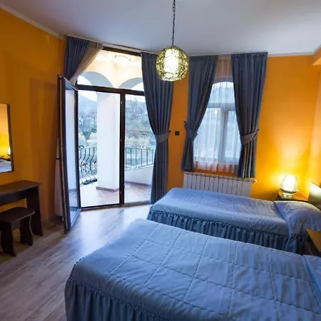 Bed & Breakfast Kris & Restaurant *